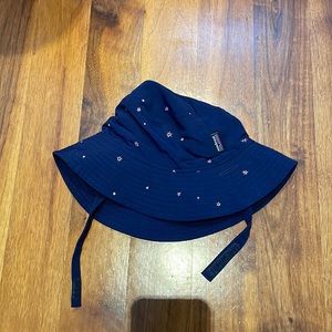 Patagonia reversible backyard explorer hat. Size 24M